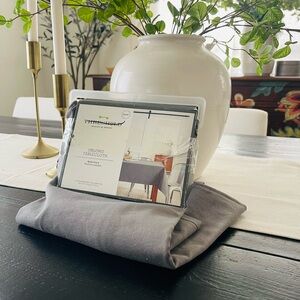 Threshold rectangle table cloth 52 by 72 inches